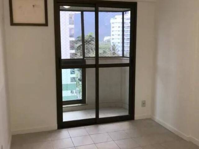 #2085 - Apartamento para Locação em Rio de Janeiro - RJ