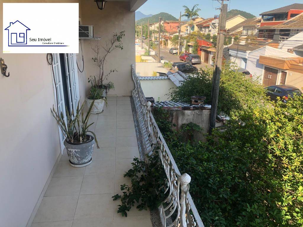 Casa à venda com 4 quartos, 200m² - Foto 15