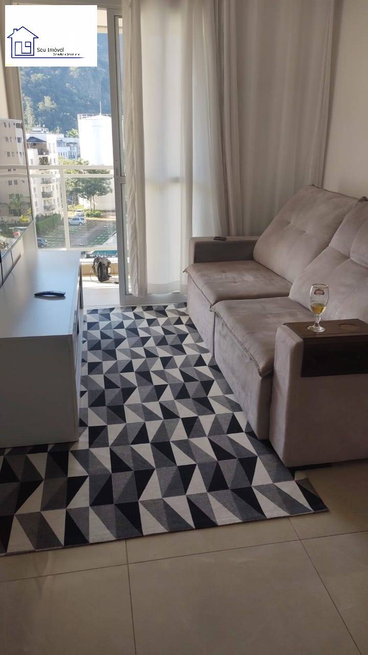 Apartamento à venda com 2 quartos, 65m² - Foto 2