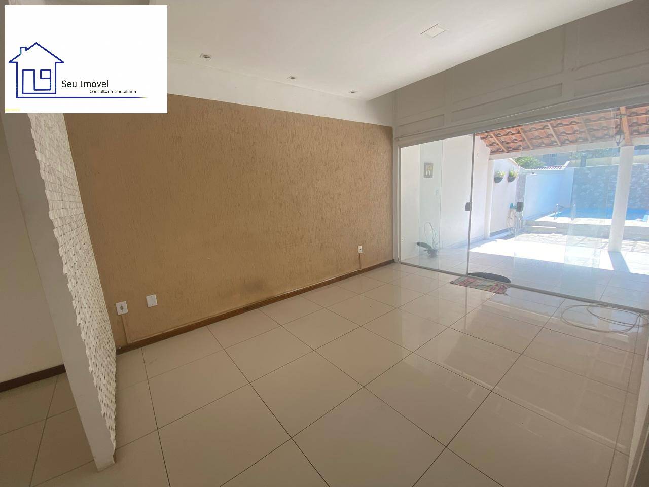 Casa à venda e aluguel com 3 quartos, 170m² - Foto 1