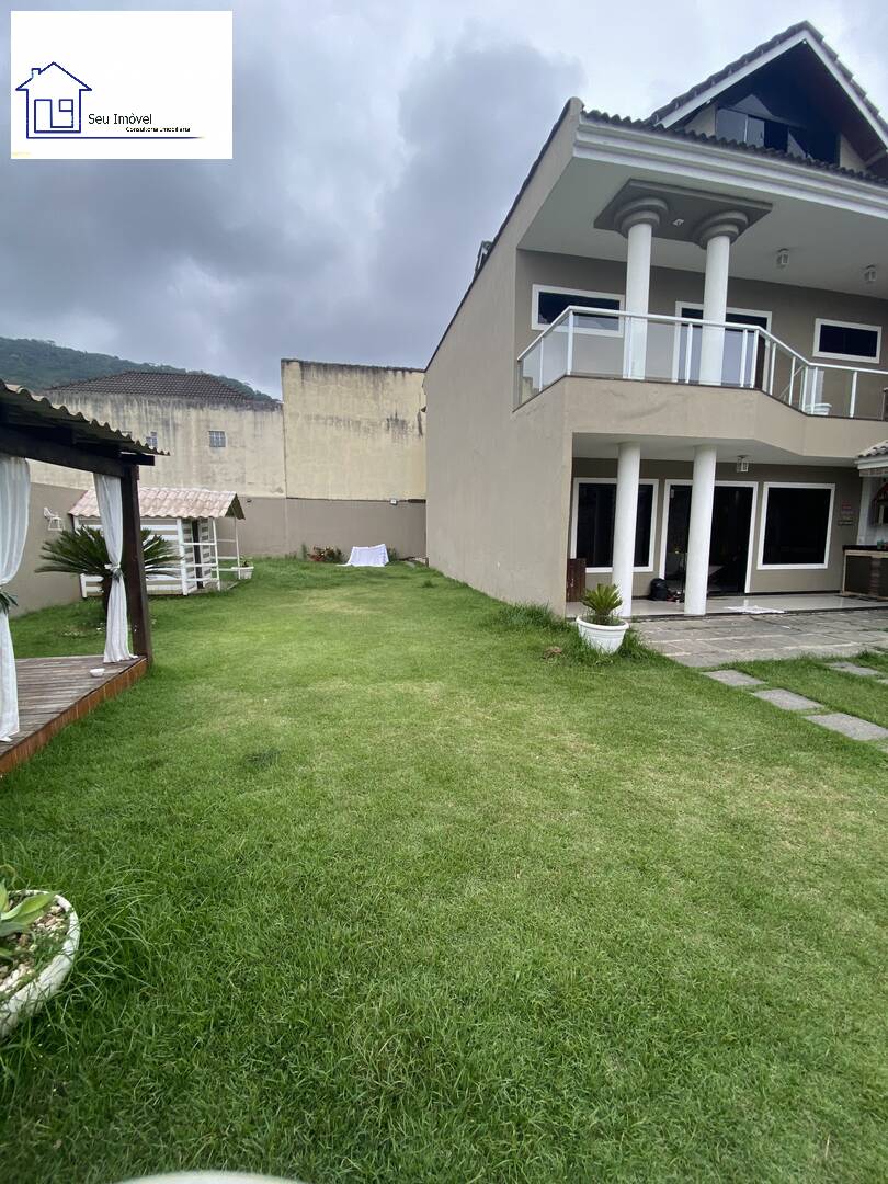 Casa para alugar com 4 quartos, 500m² - Foto 2