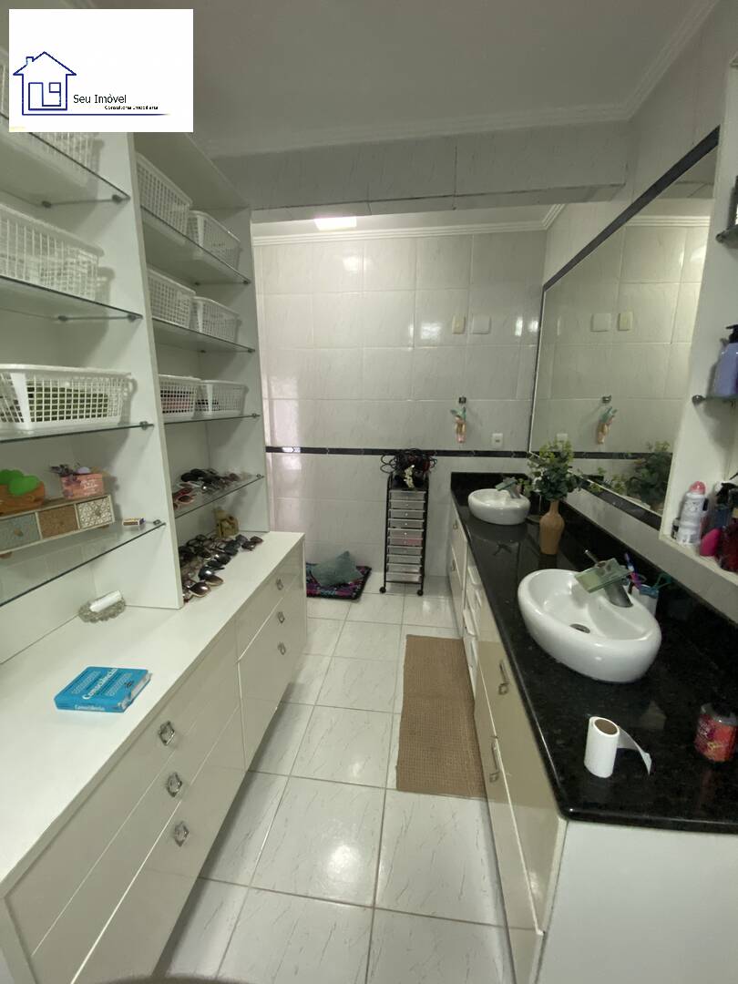 Casa para alugar com 4 quartos, 500m² - Foto 37