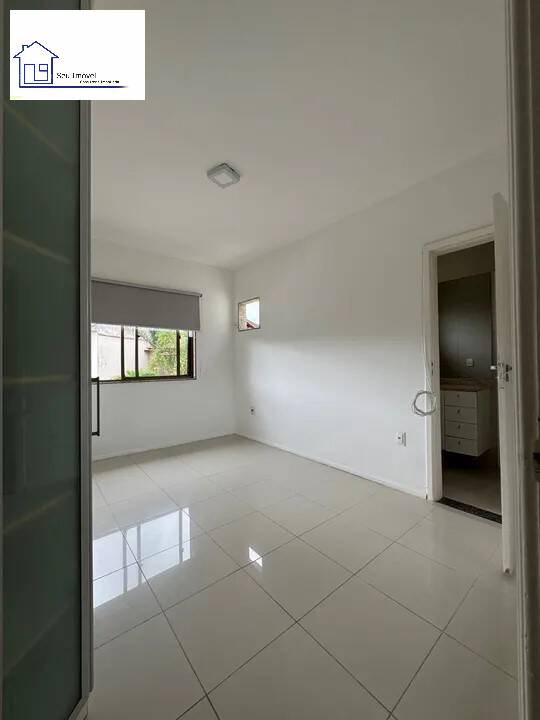 Casa para alugar com 5 quartos, 270m² - Foto 11