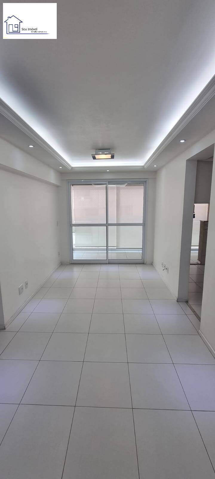 Apartamento à venda com 2 quartos, 62m² - Foto 2