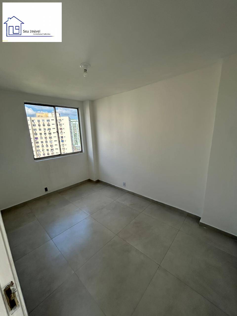 Apartamento à venda com 2 quartos, 49m² - Foto 2